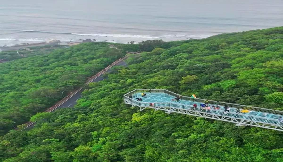 Visakhapatnam Glass Bridge Skywalk: New Year's Hottest Tourist Magnet Draws Massive Crowds